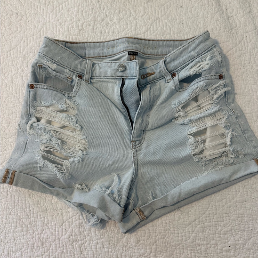 AE Light wash mom short size 8